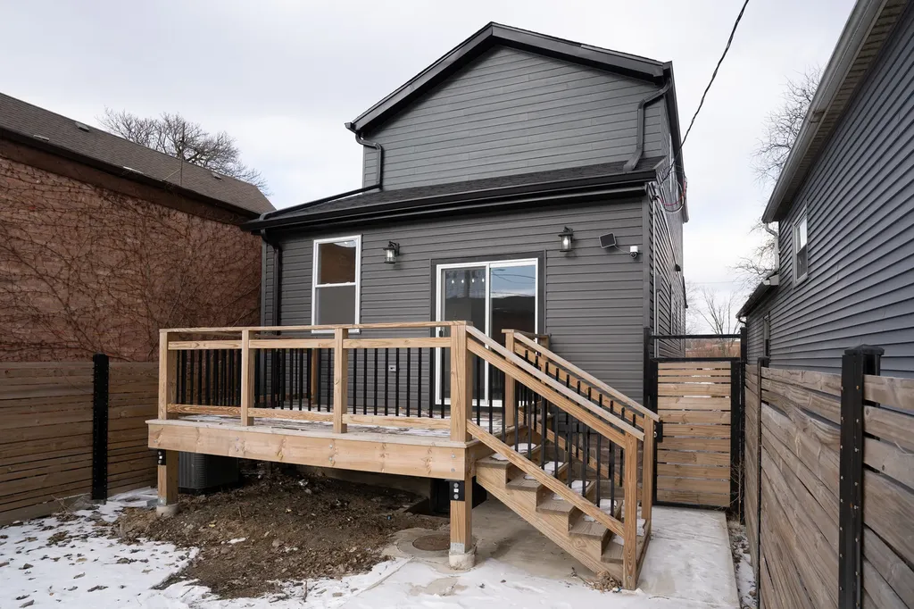 1537 West 110th Street Chicago IL 60643