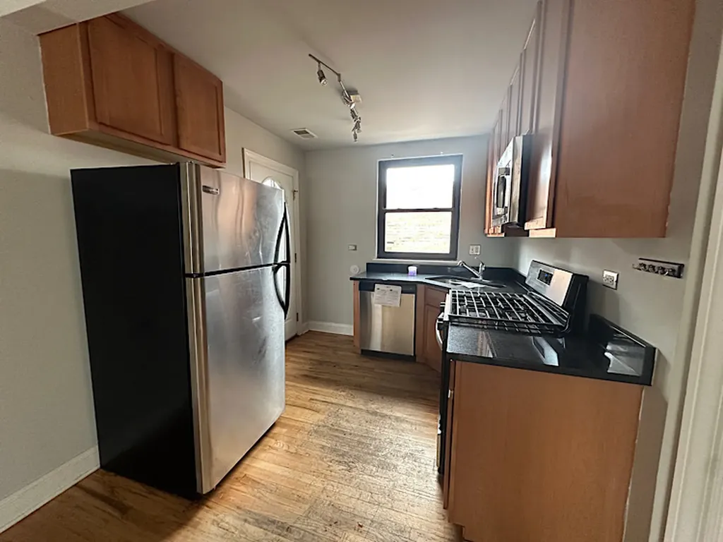 7334 North Winchester Avenue Chicago IL 60626