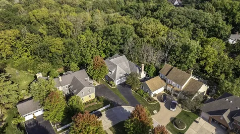 719 Stonebridge Road Frankfort IL 60423