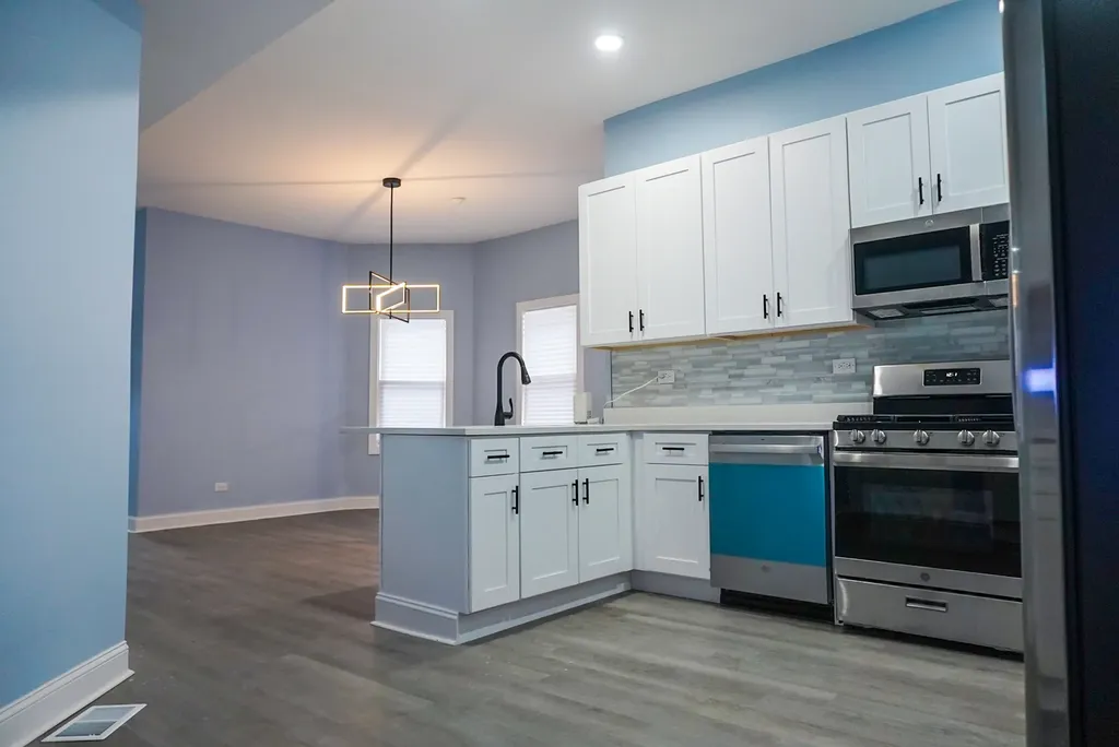 320 North Menard Avenue Chicago IL 60644