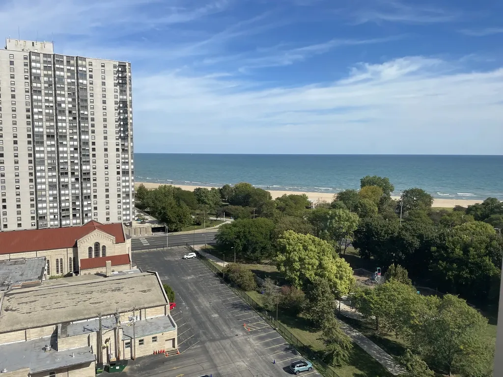 5601 North Sheridan Road Chicago IL 60660