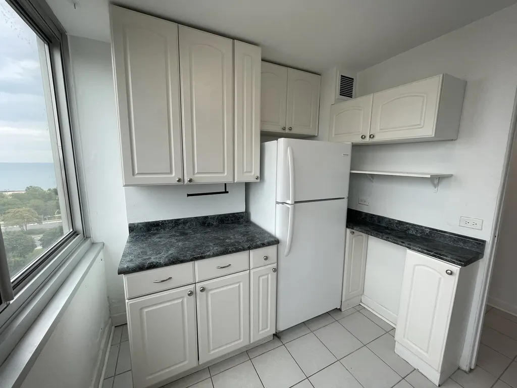 5601 North Sheridan Road Chicago IL 60660