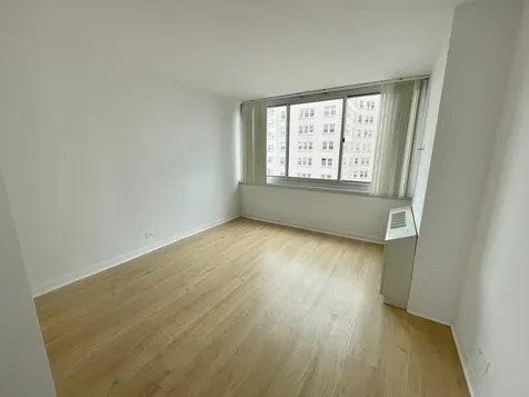 5601 North Sheridan Road Chicago IL 60660
