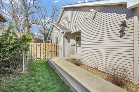 604 East Harding Drive Urbana IL 61801