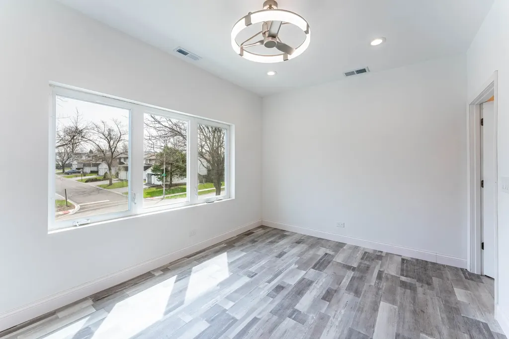 168 Winston Drive Bolingbrook IL 60440