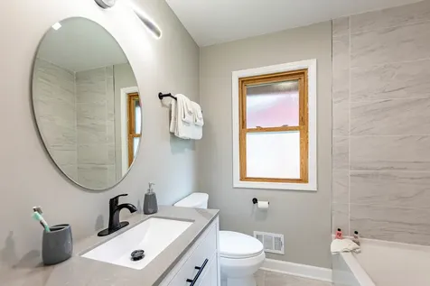 795 East 163rd Street South Holland IL 60473