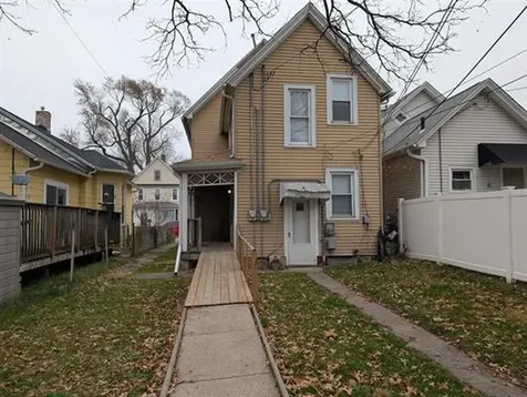 806 24TH Street Rock Island IL 61201