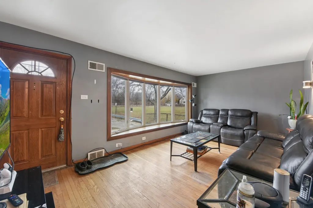 5317 South Hamilton Avenue Chicago IL 60609