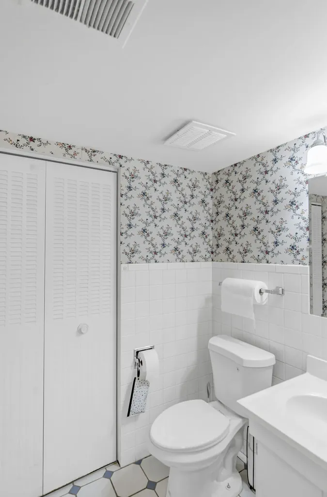 8025 Woodglen Lane Downers Grove IL 60516