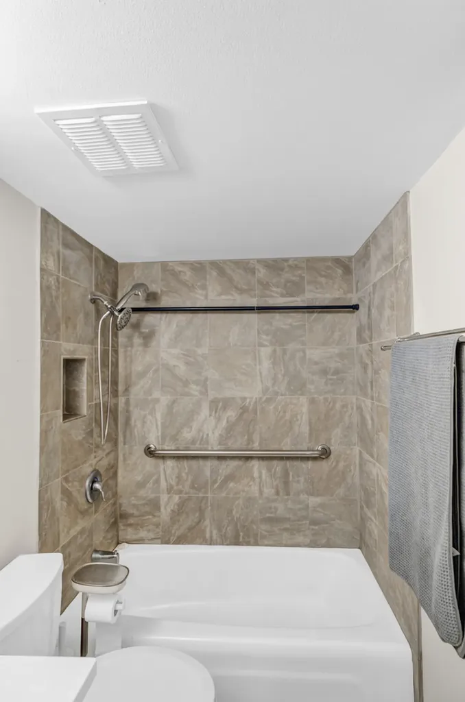 8025 Woodglen Lane Downers Grove IL 60516