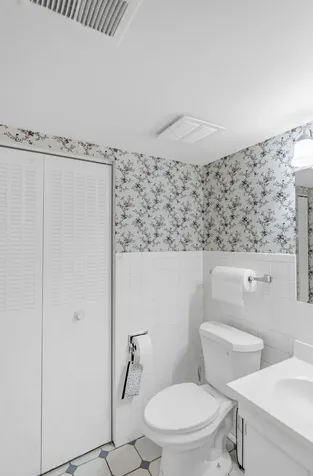 8025 Woodglen Lane Downers Grove IL 60516