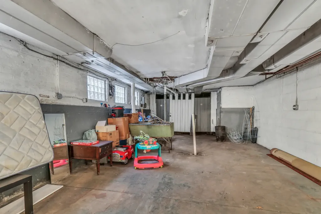4956 Louise Street Skokie IL 60077