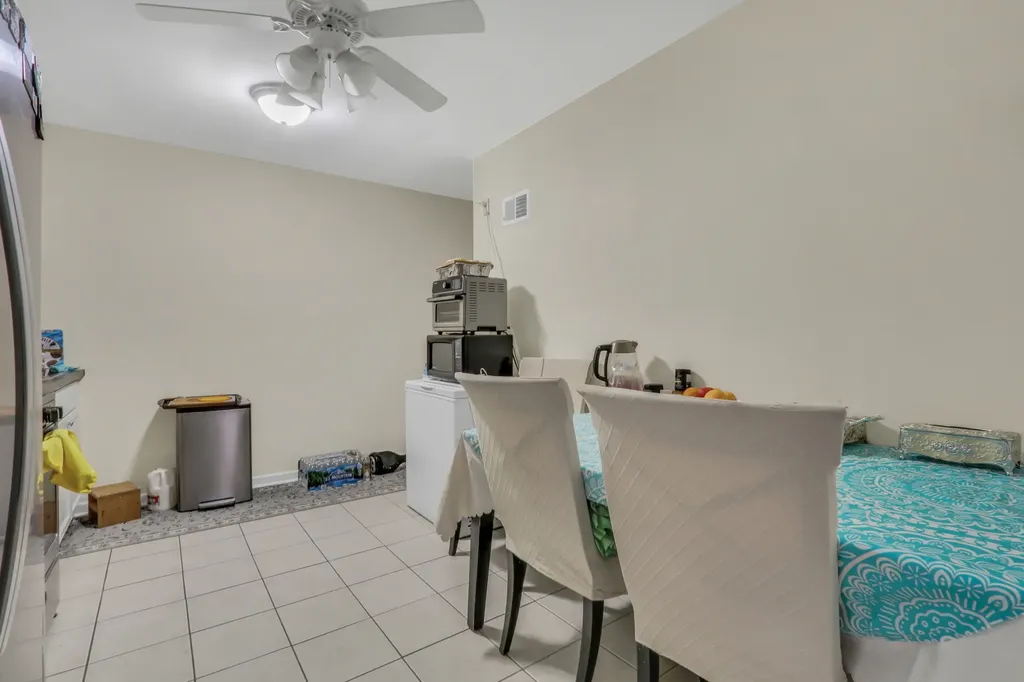 4956 Louise Street Skokie IL 60077
