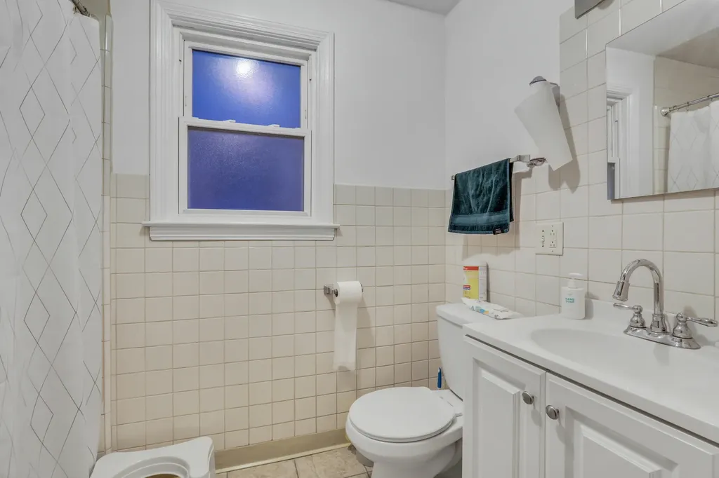 4956 Louise Street Skokie IL 60077