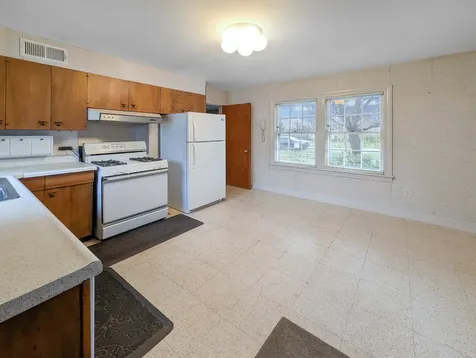 9319 North Knight Avenue Des Plaines IL 60016