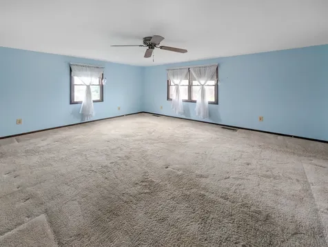 9319 North Knight Avenue Des Plaines IL 60016
