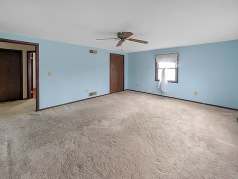 9319 North Knight Avenue Des Plaines IL 60016