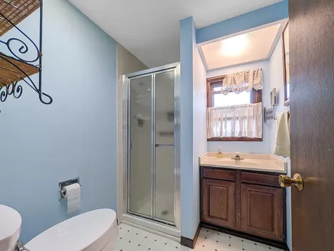 9319 North Knight Avenue Des Plaines IL 60016
