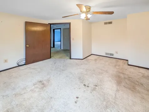9319 North Knight Avenue Des Plaines IL 60016