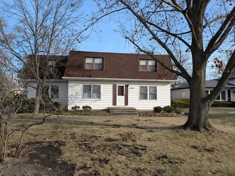 9319 North Knight Avenue Des Plaines IL 60016