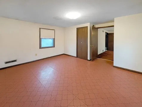 9319 North Knight Avenue Des Plaines IL 60016