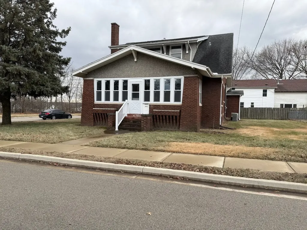 1204 6TH Street Peru IL 61354