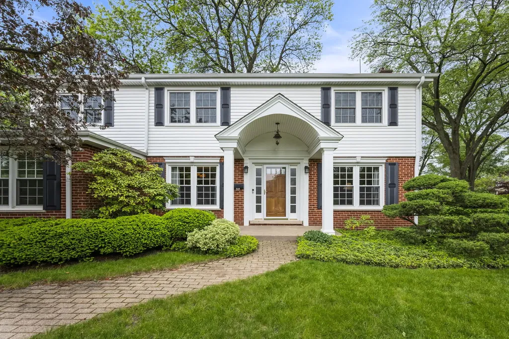 703 East Thomas Street Arlington Heights IL 60004