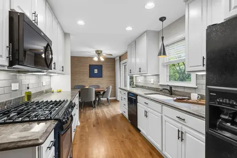 703 East Thomas Street Arlington Heights IL 60004