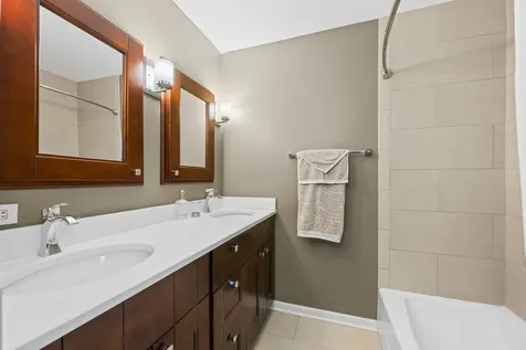 703 East Thomas Street Arlington Heights IL 60004