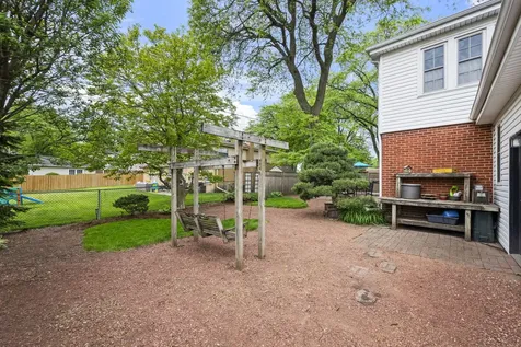 703 East Thomas Street Arlington Heights IL 60004