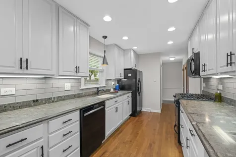 703 East Thomas Street Arlington Heights IL 60004