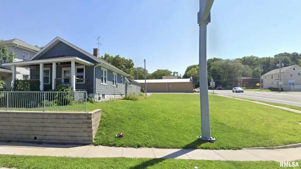 4529 11TH Street Rock Island IL 61201
