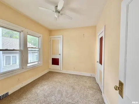 4529 11TH Street Rock Island IL 61201