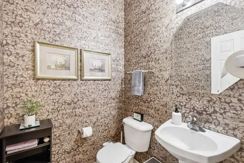 10 Thomas Court Grayslake IL 60030