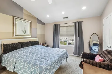 10 Thomas Court Grayslake IL 60030