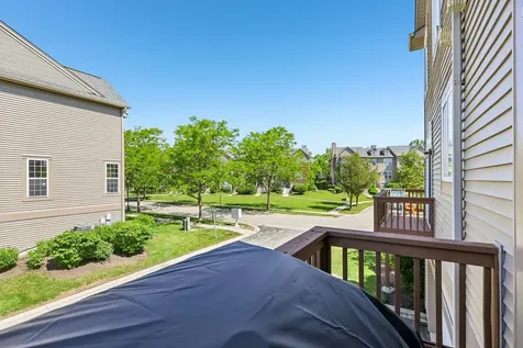 10 Thomas Court Grayslake IL 60030