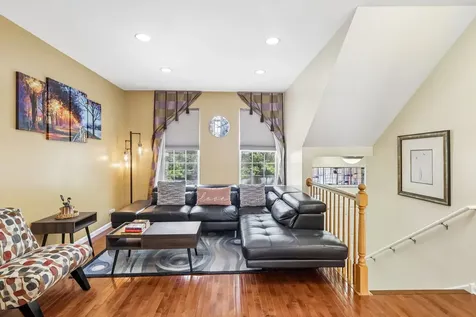 10 Thomas Court Grayslake IL 60030
