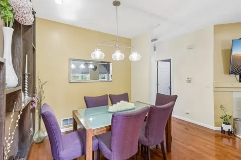 10 Thomas Court Grayslake IL 60030