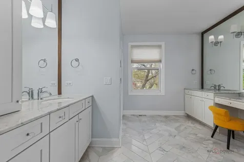 1025 South Vail Avenue Arlington Heights IL 60005