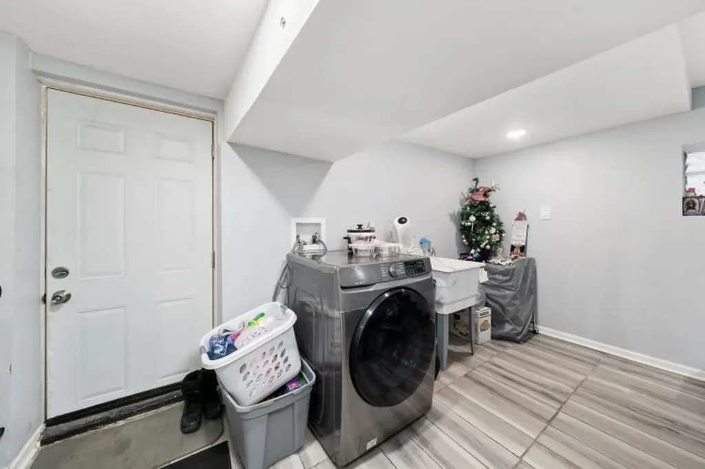 7358 South Carpenter Street Chicago IL 60621