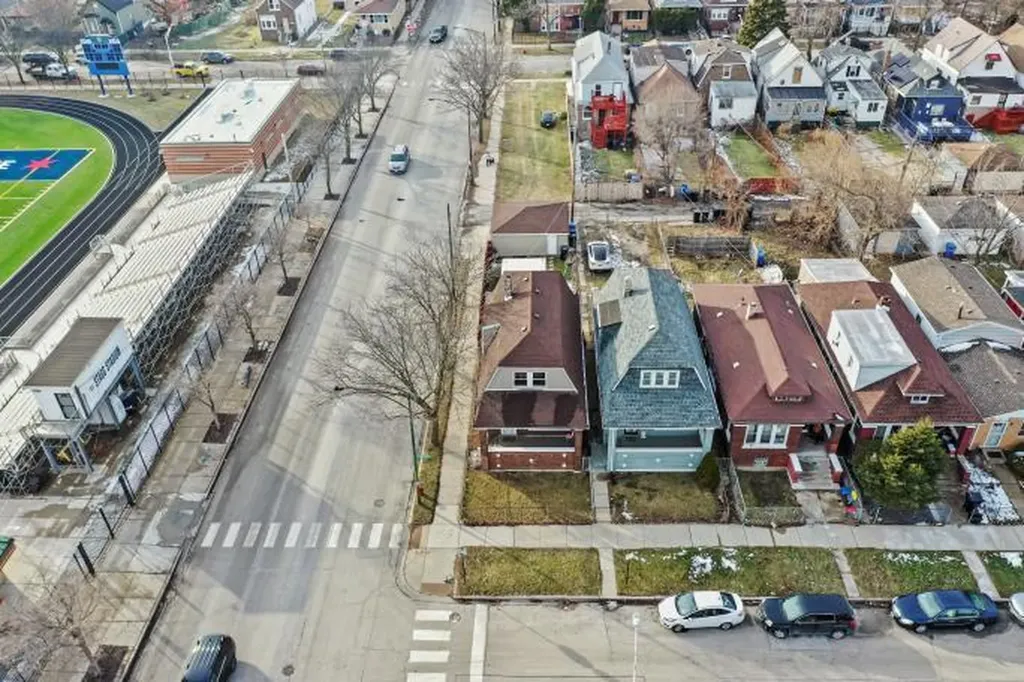 7358 South Carpenter Street Chicago IL 60621
