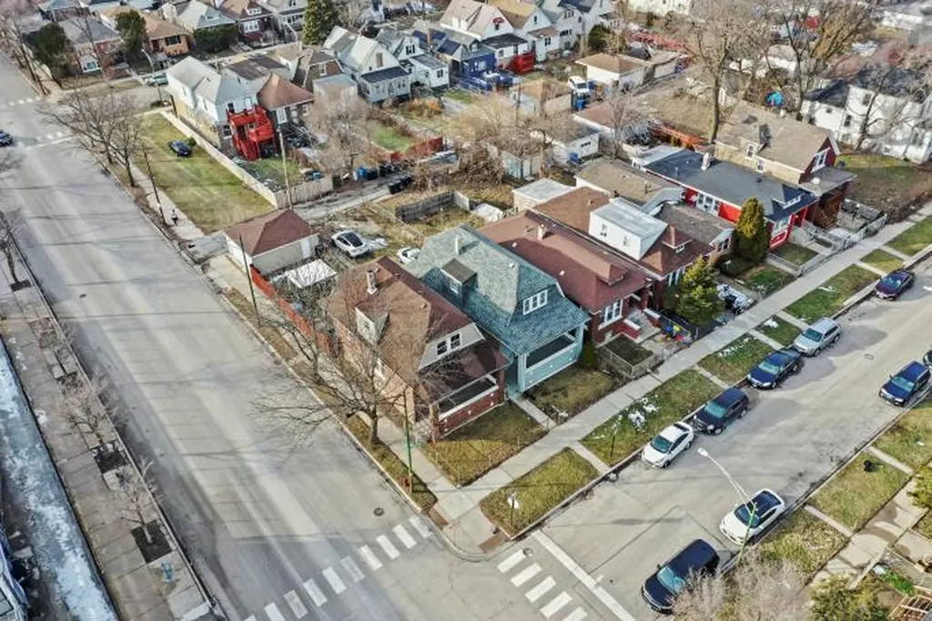 7358 South Carpenter Street Chicago IL 60621
