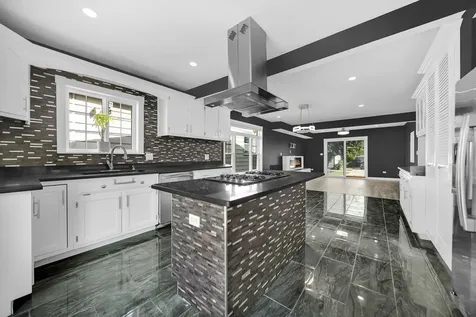 7515 West Douglas Avenue Summit IL 60501
