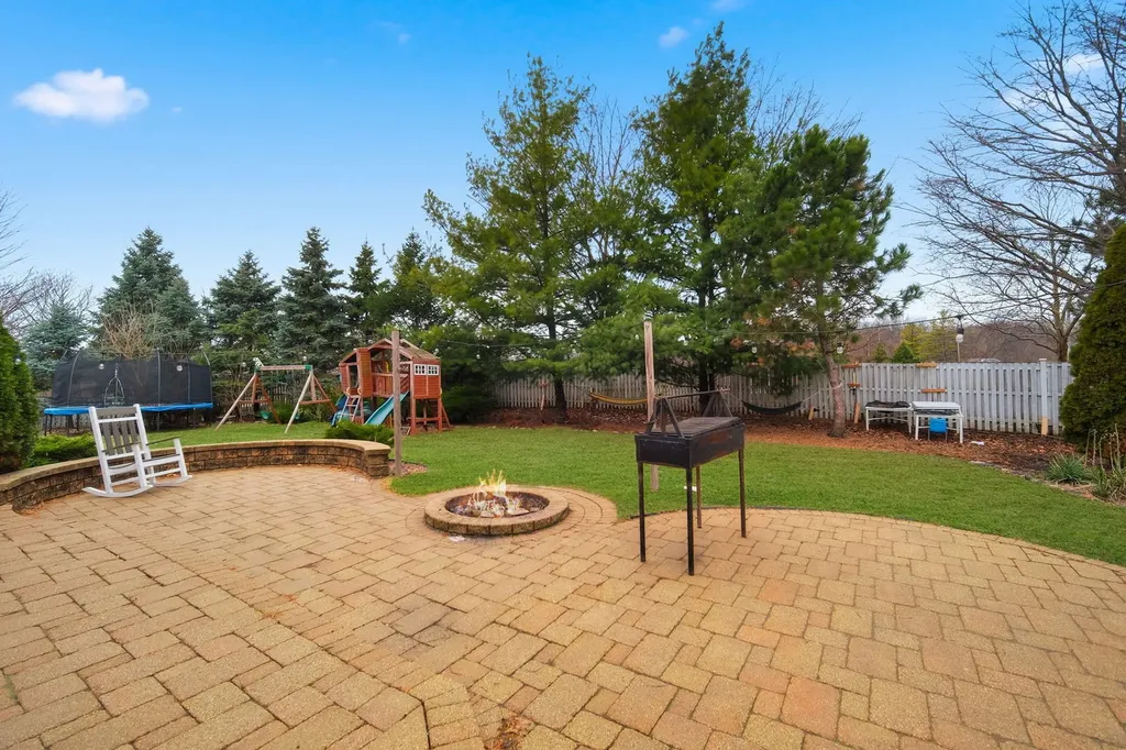 1820 Bluestem Circle Aurora IL 60504