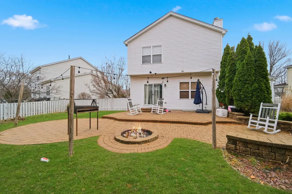 1820 Bluestem Circle Aurora IL 60504