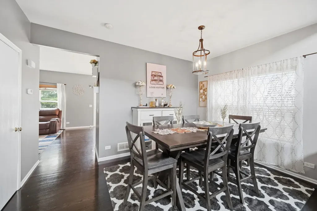 1820 Bluestem Circle Aurora IL 60504
