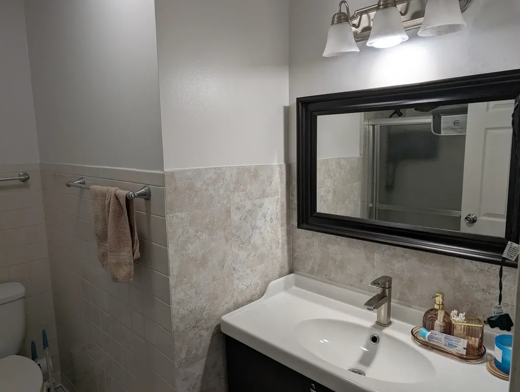 5155 North East River Road Chicago IL 60656