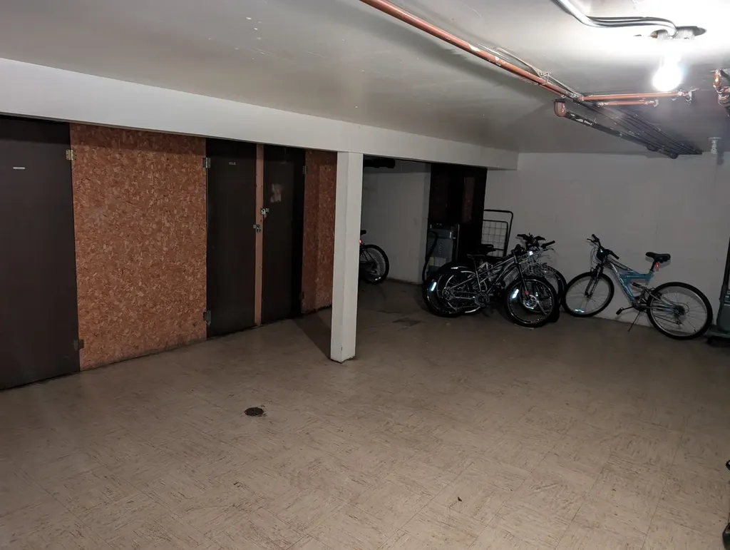 5155 North East River Road Chicago IL 60656