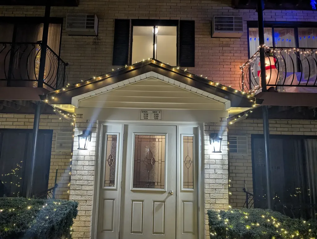 5155 North East River Road Chicago IL 60656