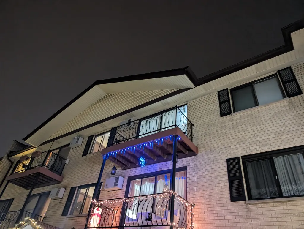 5155 North East River Road Chicago IL 60656